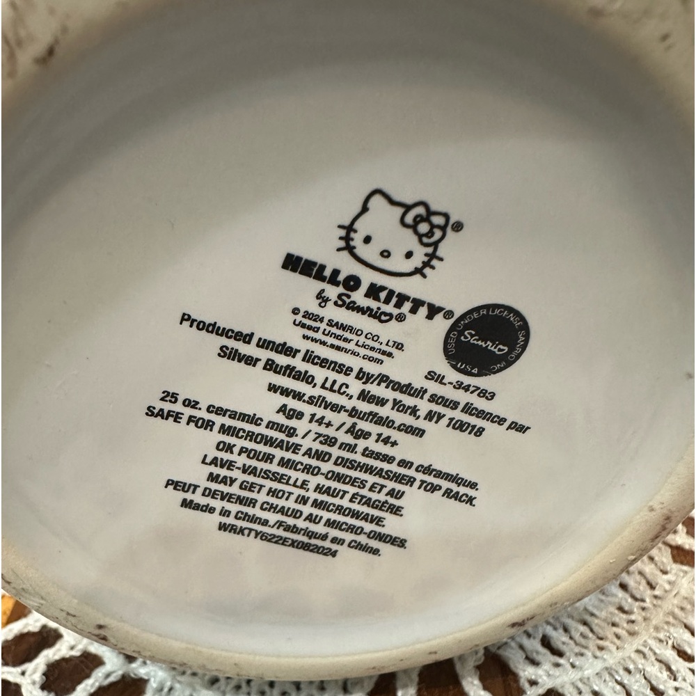 Ceramic Christmas HELLO KITTY mug - Picture 5 of 7